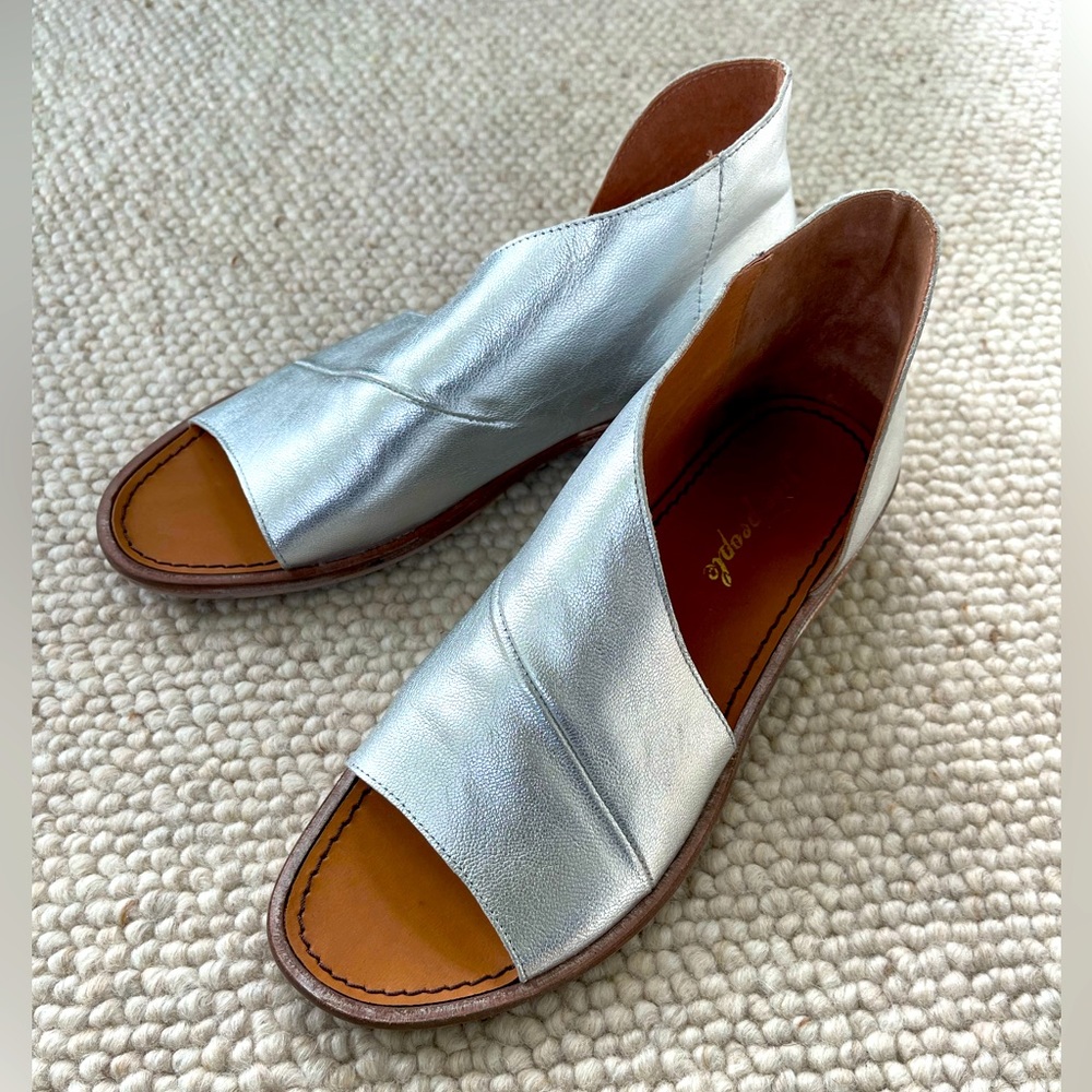Free People Silver Leather Mont Blanc Sandals 38 8